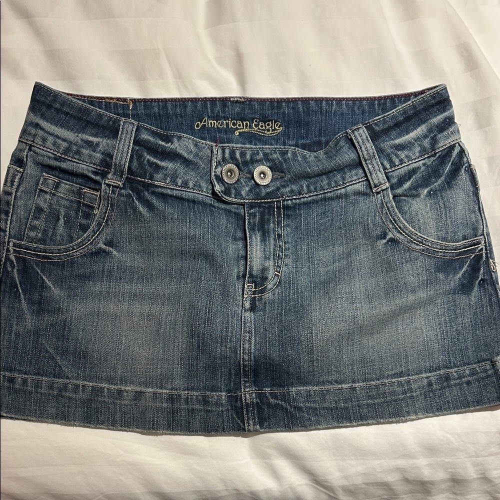 American Eagle Outfitters Women's size 8 Mini Denim Skirt - Blue